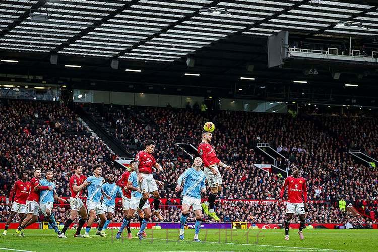 姆伯莫破门多尔古建功 曼联2-0完胜曼城 姆伯莫破门多尔古建功 曼联2-0完胜曼城